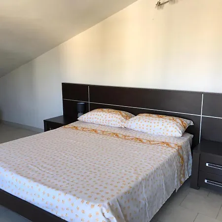 Apartment La Petite Maison